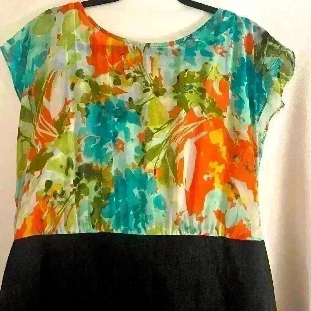 Dress Barn Knee Length Dress. Size 16 Petite - Picture 2 of 7